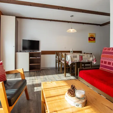 Haus Azur Studio Nr- 2 By Interhome Saas-Almagell